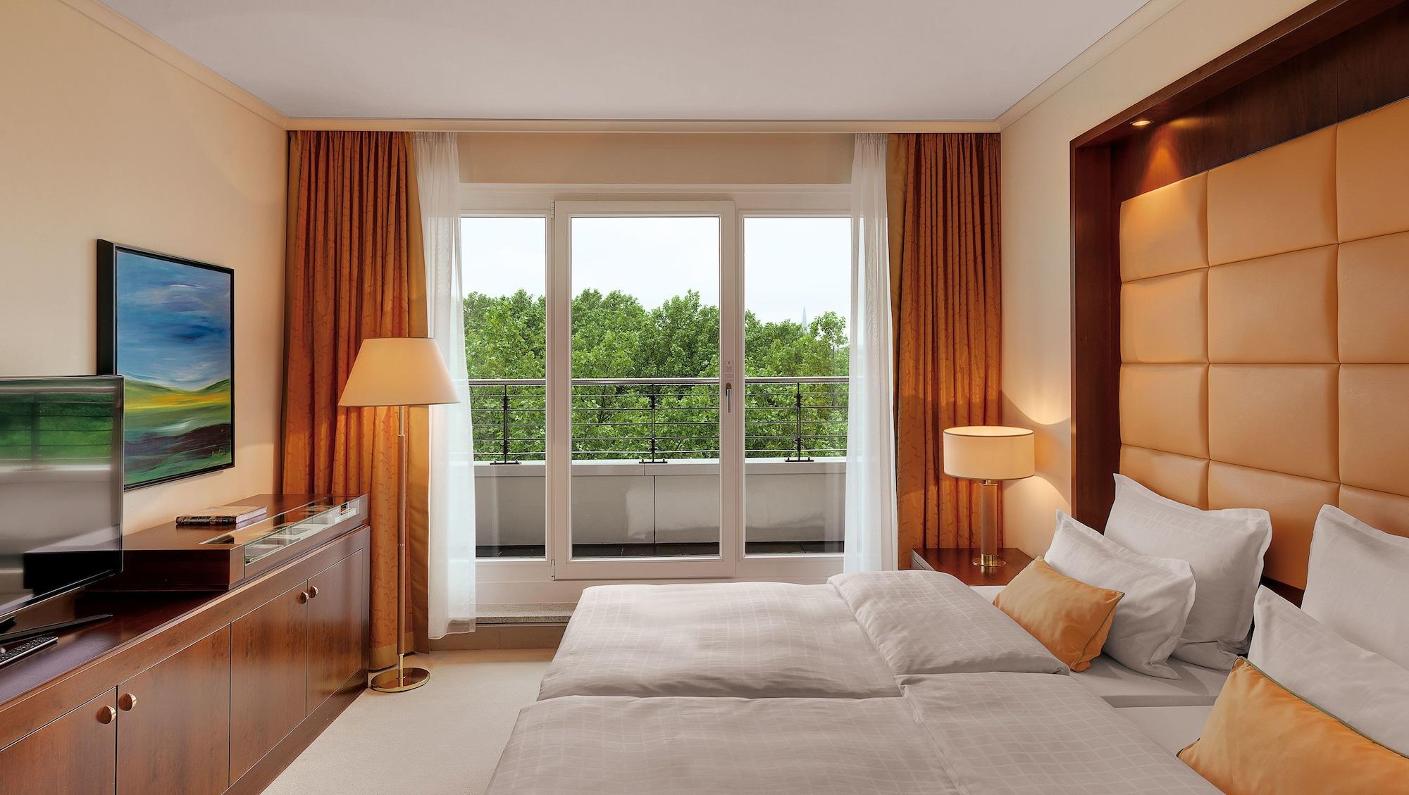 Grand Elysee Hamburg Ngoại thất bức ảnh A room at the hotel