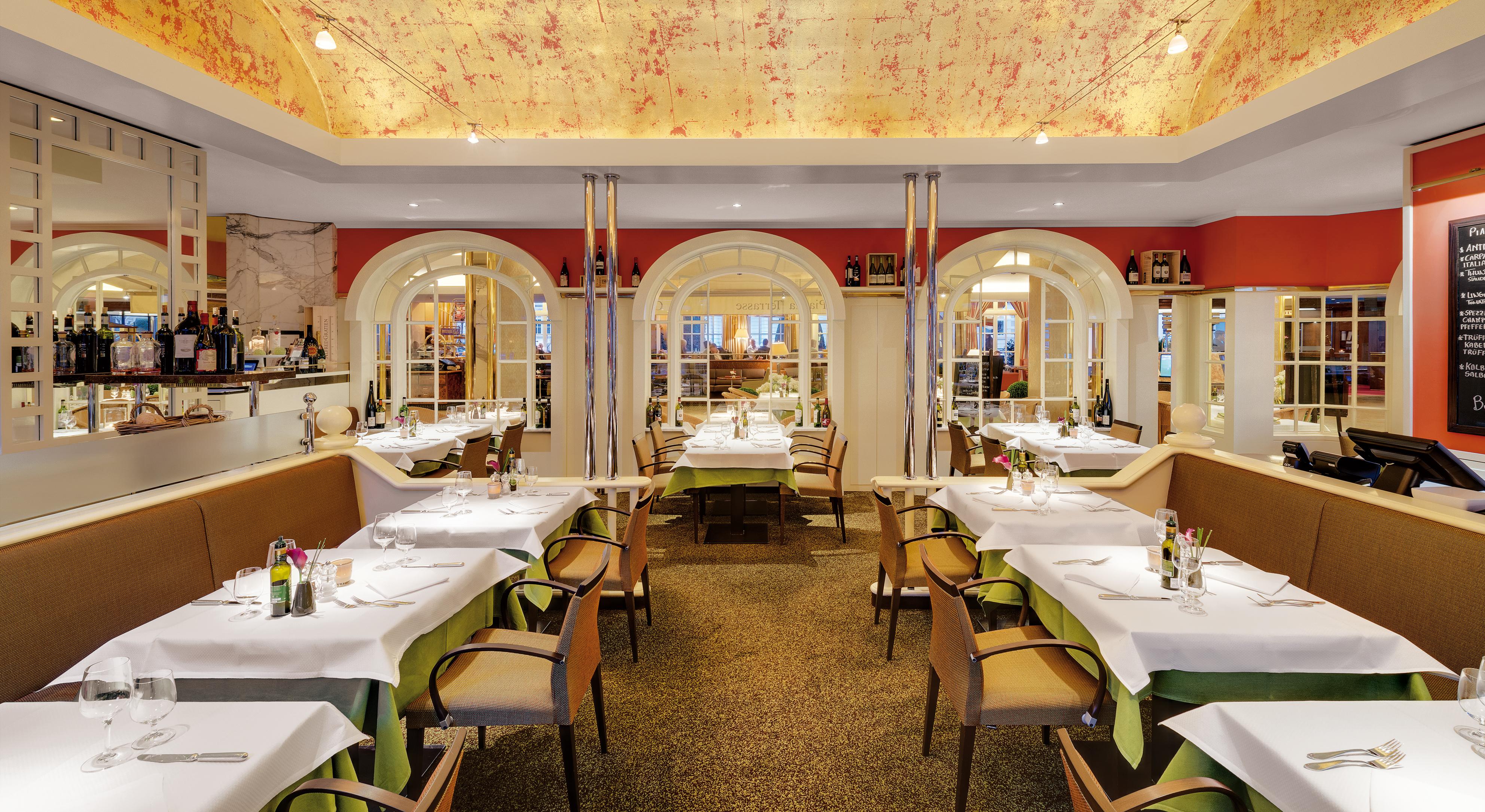 Grand Elysee Hamburg Ngoại thất bức ảnh Restaurant "Le Dôme"