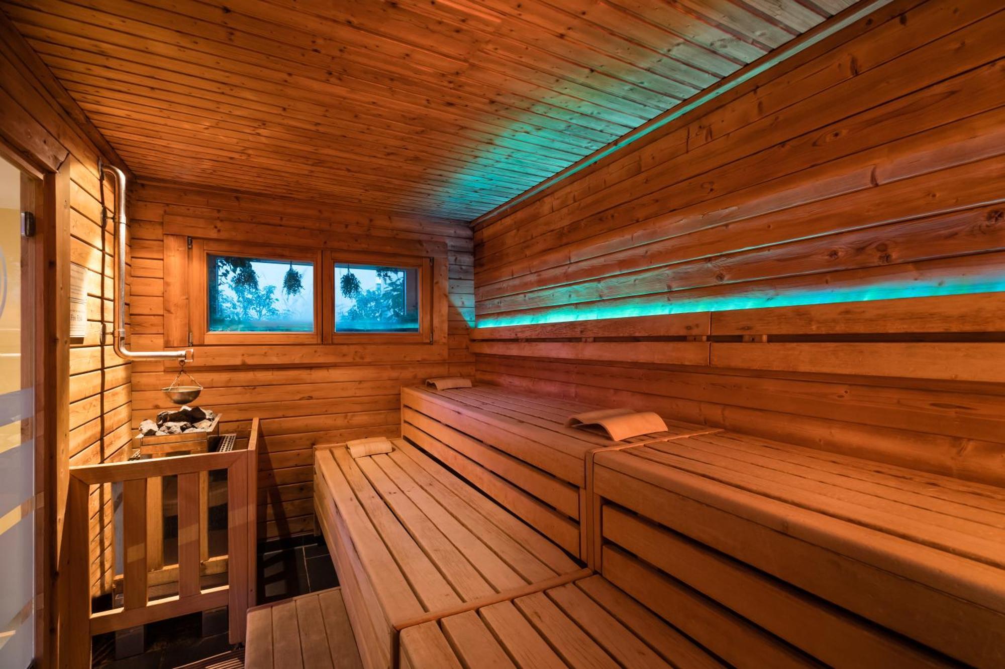 Grand Elysee Hamburg Ngoại thất bức ảnh A modern Finnish sauna