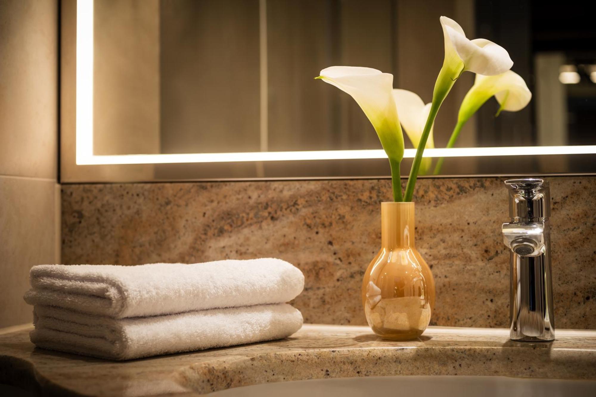Grand Elysee Hamburg Phòng bức ảnh Bathroom