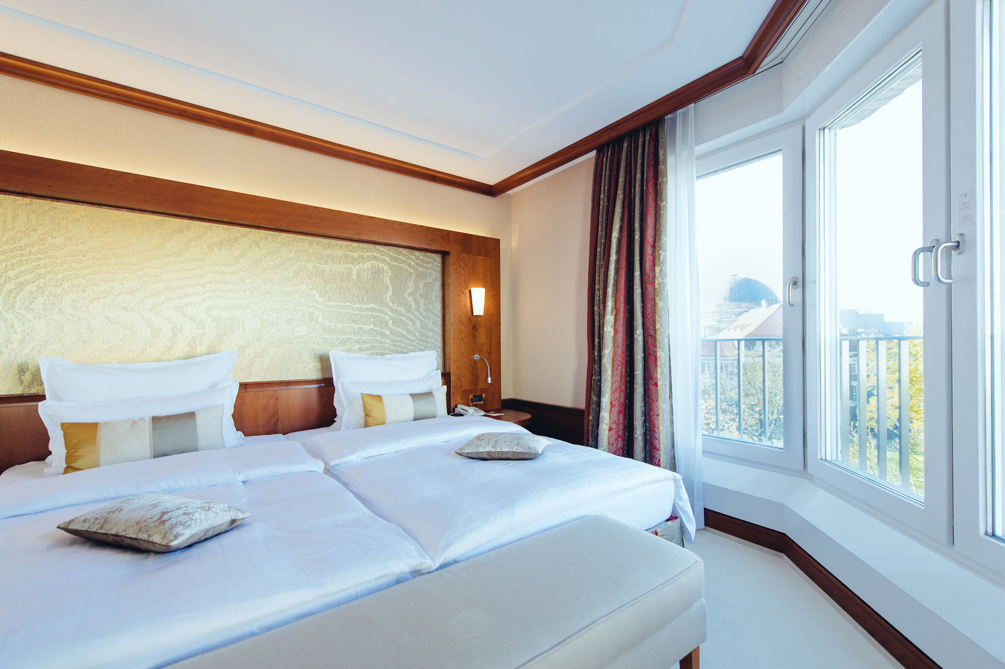 Grand Elysee Hamburg Ngoại thất bức ảnh A typical room